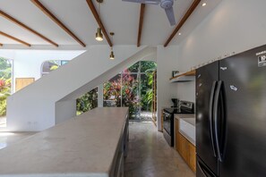 Fridge, microwave, oven, stovetop - CASA COLINAS | STYLISH VILLA HEART OF PELADA (Nosara)