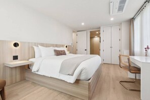 2 bedrooms, iron/ironing board, travel cot, WiFi