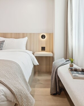 2 bedrooms, iron/ironing board, travel cot, WiFi