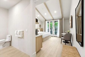 アイロン / アイロン台、旅行用ベビーベッド、WiFi、ベッドシーツ