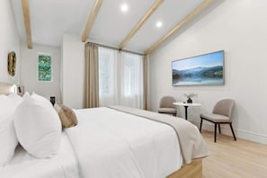 Iron/ironing board, travel cot, WiFi, bed sheets - Casa Riviera 15 - Boutique Suites (Santa Barbara)