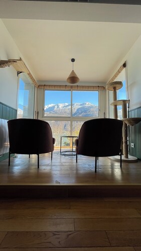 8-bed waterfront apartment on Lake Annecy