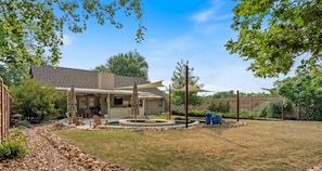 Property grounds - Backyard Pool, Hot Tub, Outdoor Kitchen│Free Parking + EV Station in N. Austin! (Austin)