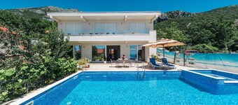 Charming 3-bedroom house and a swimming pool whit jacuzzi