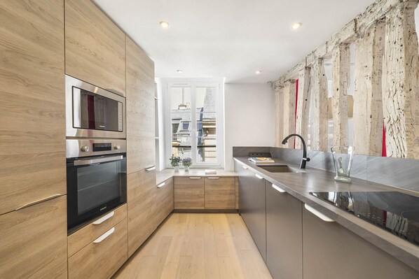 Fridge, microwave, oven, dishwasher