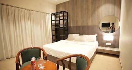 Starlight Oasis Resort Spacious 7-bedroom with WiFi, AC in brilliant Nashik