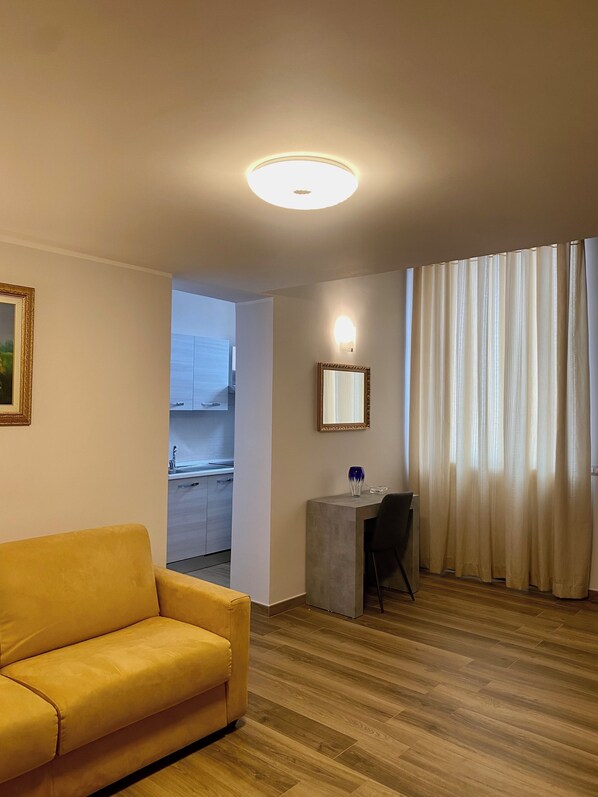 Smart TV - Cavour Luxury Rooms (Catanzaro)