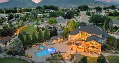 Luxury Mansion *Sleeps 20 *Pool *SportCrt *Theater