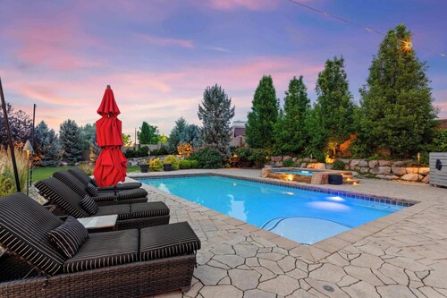 Majesty Estate in Salt Lake with Private Pool and Sport Court