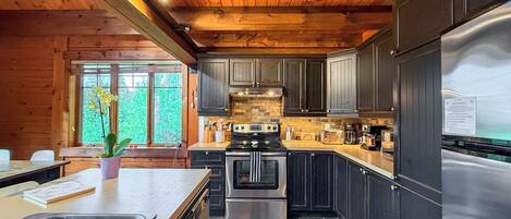 Réfrigérateur, micro-ondes, four, lave-vaisselle