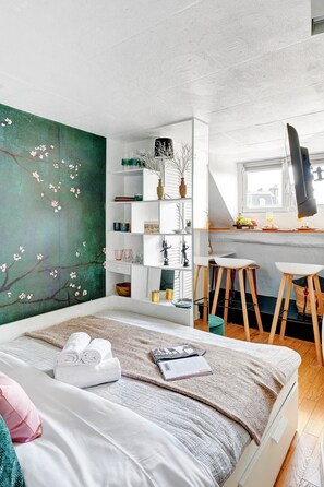 Interior - Charming Studio Near Palais Royal (Paris)