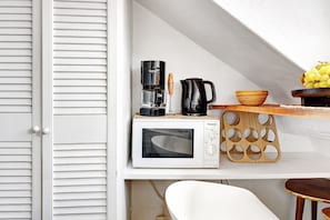 City Studio, 1 Double Bed, Non Smoking, Kitchen | Private kitchen