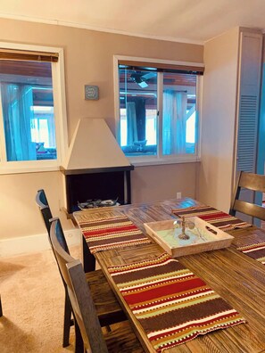 Dining - In-Town Lakefront-The Apple Tree Lodge, Unit 1 (Schroon Lake)