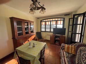 Living area - Villa Luisella, cozy vacation home with sea view (Vasia)