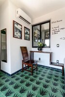 Caja de seguridad en la habitación y cortinas blackout 