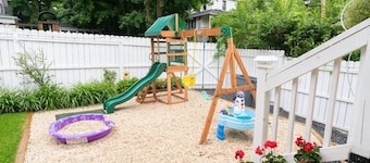 Private 1 bedroom Suite, beautifully  furnished with Dishwasher, Washer-Dryer