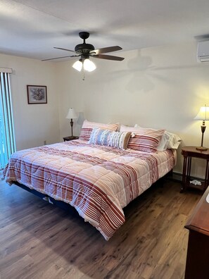 3 habitaciones, tabla de planchar con plancha, wifi y ropa de cama 