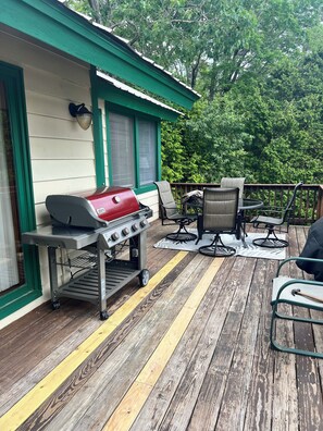 Outdoor dining - Lakefront home on Leavitt Bay, with private beach, dock, and an amazing view (Freedom)