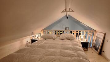 1 bedroom, bed sheets