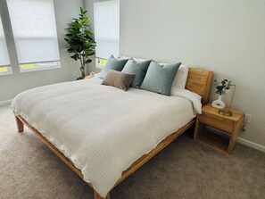 3 bedrooms, desk, iron/ironing board, free WiFi