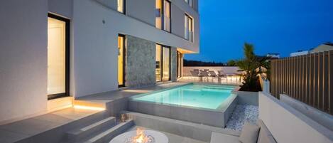 Villa, 4 habitaciones, para fumadores, alberca privada | Alberca | Alberca al aire libre