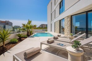 Villa, 4 soverom, røyk, privat basseng | Basseng | Utendørsbasseng