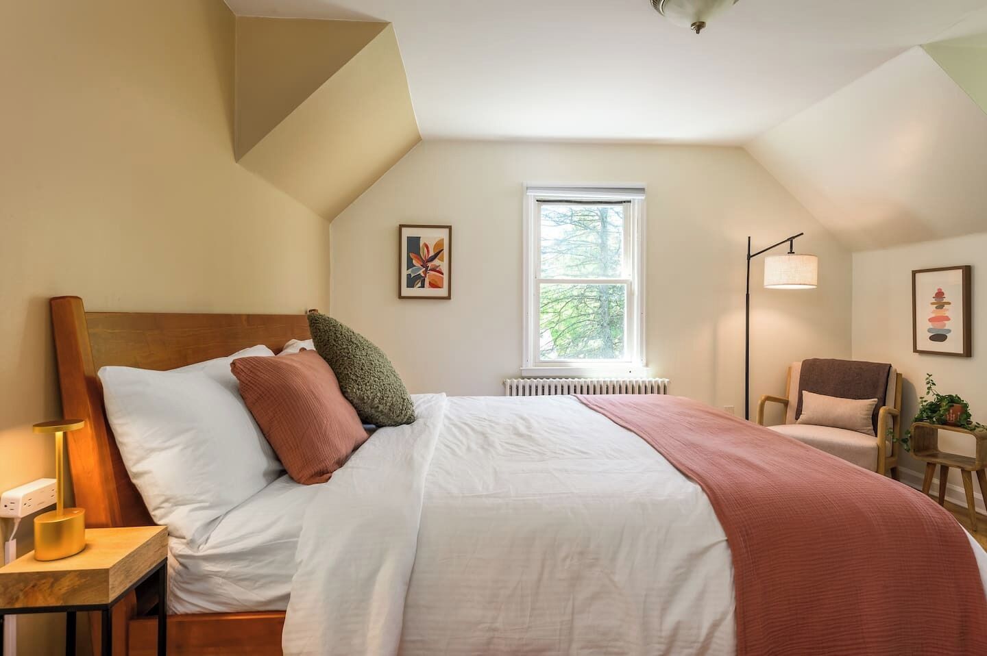 3 soverom, skrivebord, reiseseng for barn og wi-fi (inkludert)