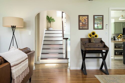 Wood Stove Nights, Quiet Yard, an Easy Escape Near New Paltz