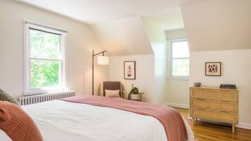 3 bedrooms, desk, travel cot, free WiFi