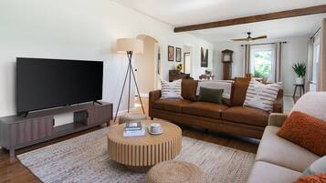 Smart TV, fireplace, offices, computer monitors