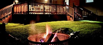 Quaint & Cozy Cottage | Close To Town Pet Friendly
