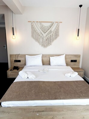 Hochwertige Bettwaren, Daunenbettdecken, Pillowtop-Betten, Zimmersafe