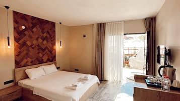 Deluxe Double Room | Premium bedding, down comforters, pillowtop beds, in-room safe