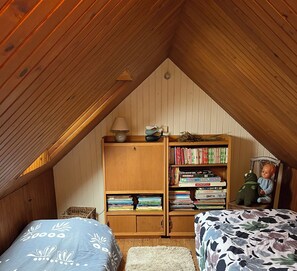 3 bedrooms, iron/ironing board, travel cot, free WiFi