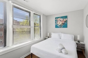 2 dormitoris, planxa i posts de planxar, wifi i roba de llit 