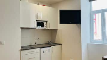 Classic Studio | Dapur kecil peribadi | Peti sejuk mini, ketuhar gelombang mikro, ketuhar, dapur