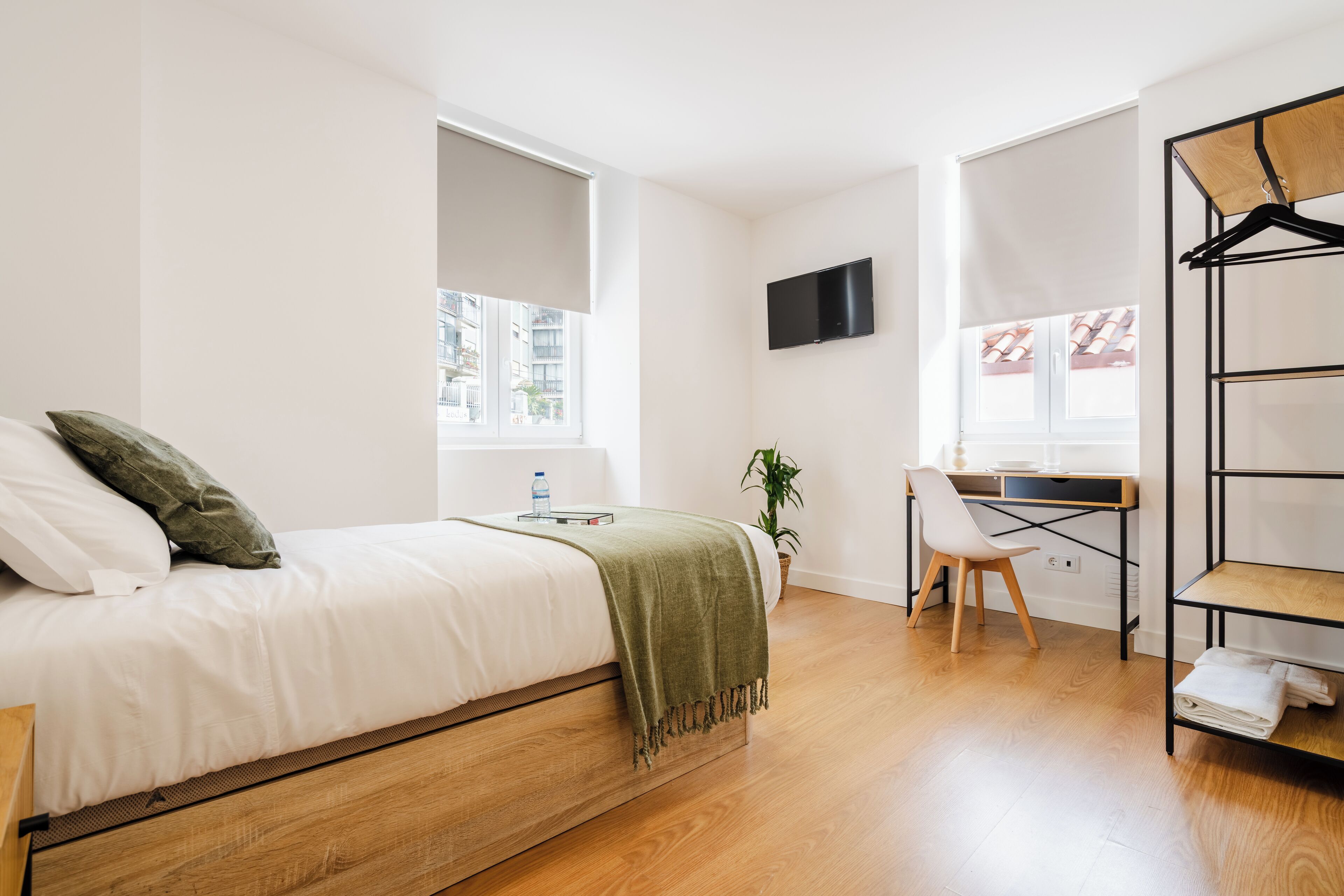 Studio Ekonomi | Minibar, meja kerja, Wi-Fi gratis, dan seprai linen