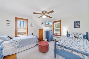 5 bedrooms, free WiFi, bed sheets