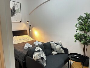 1 bedroom, WiFi, bed sheets