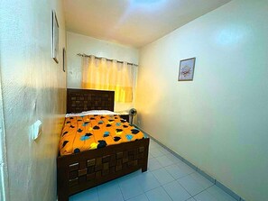 2 bedrooms, WiFi, bed sheets