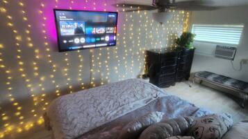 2 bedrooms, in-room safe, iron/ironing board, free WiFi