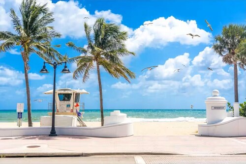 Eclectic Bungalow, Charming 2-bdrm house in superb Fort Lauderdale with Pool