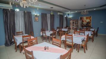 Room, 1 Bedroom, Smoking, Balcony | Dining room