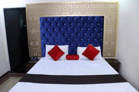 Deluxe Double Room | Soundproofing, iron/ironing board, free WiFi