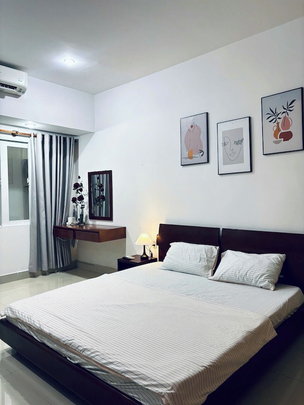Double Room, City View | Seterika/papan seterika, Wi-fi percuma