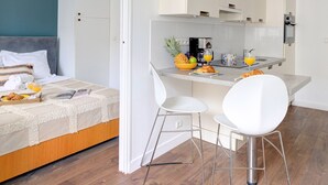 Appartement Ville, 1 lit double et 1 canapé-lit, non-fumeur, vue cour intérieure | Coin séjour