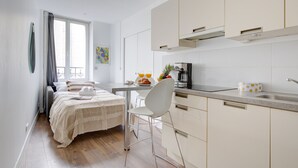 Appartement Ville, 1 lit double et 1 canapé-lit, non-fumeur, vue cour intérieure | Coin séjour