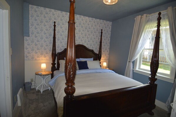 4 bedrooms, desk, iron/ironing board, free WiFi