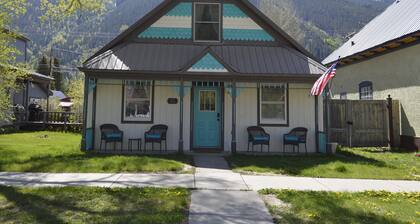 Spacious Mountain Retreat in Silverton – Perfect for Groups & Families