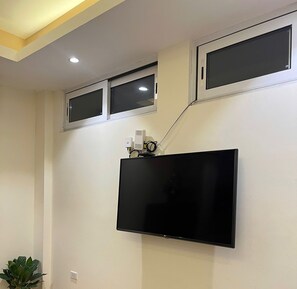 Interior - Charming Lakeview Studio Near West Lake – Peaceful & Cozy (Hà Nội)